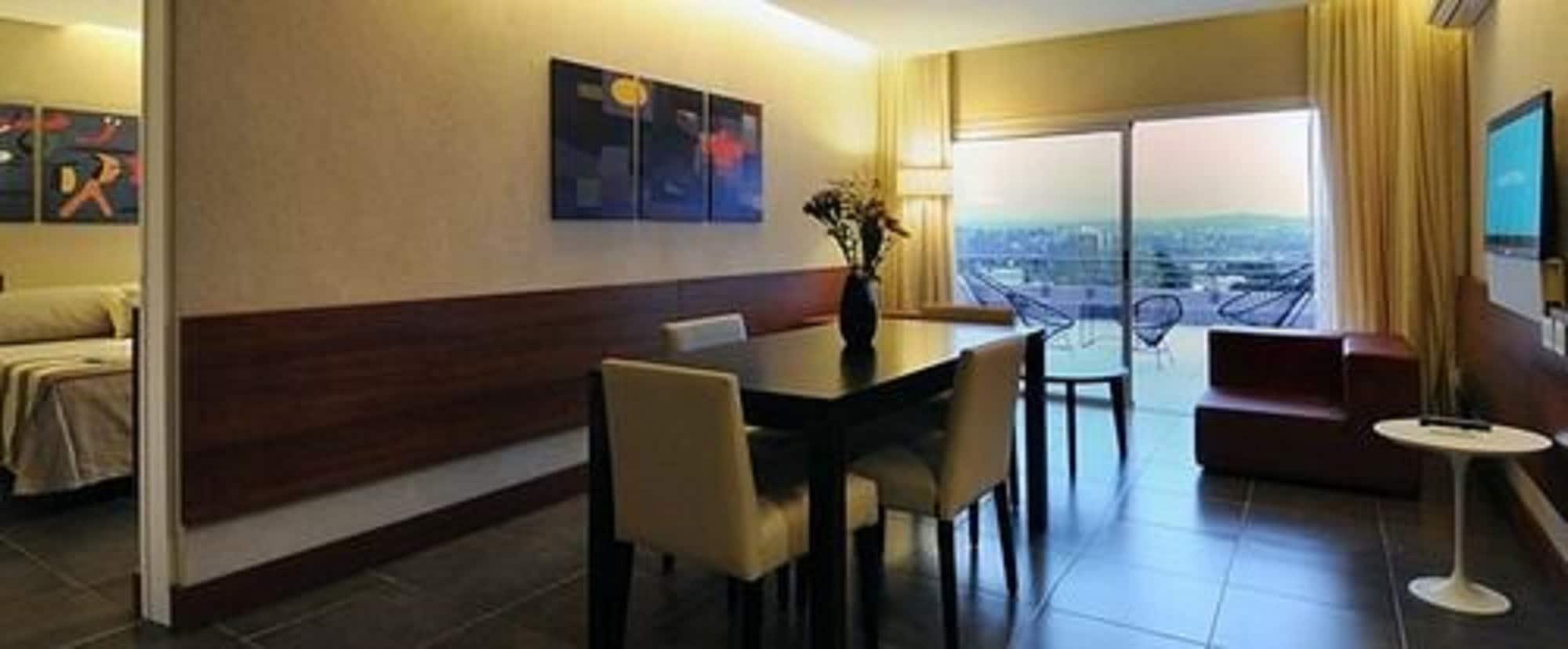 Pinares Panorama Suites, Spa & Convention Center Вила Карлос Пас Екстериор снимка