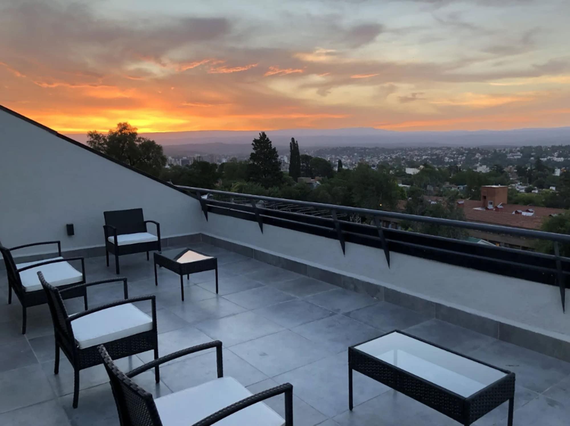 Pinares Panorama Suites, Spa & Convention Center Вила Карлос Пас Екстериор снимка