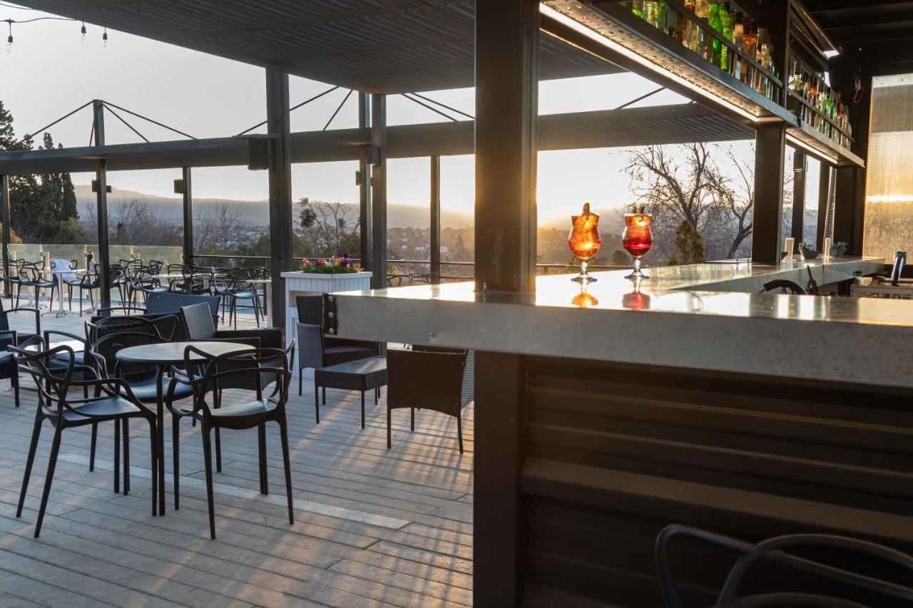 Pinares Panorama Suites, Spa & Convention Center Вила Карлос Пас Екстериор снимка