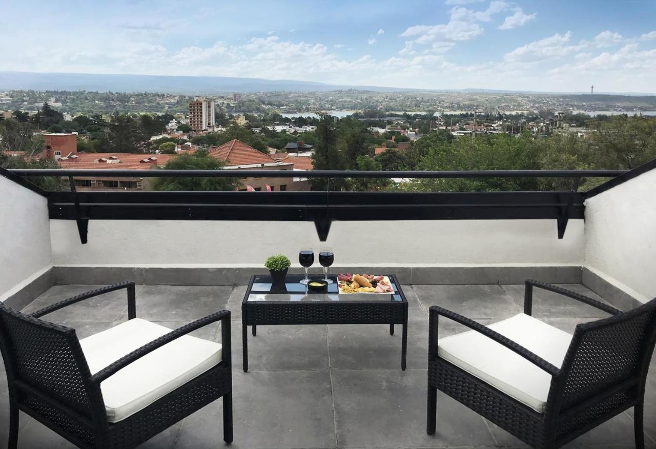 Pinares Panorama Suites, Spa & Convention Center Вила Карлос Пас Екстериор снимка
