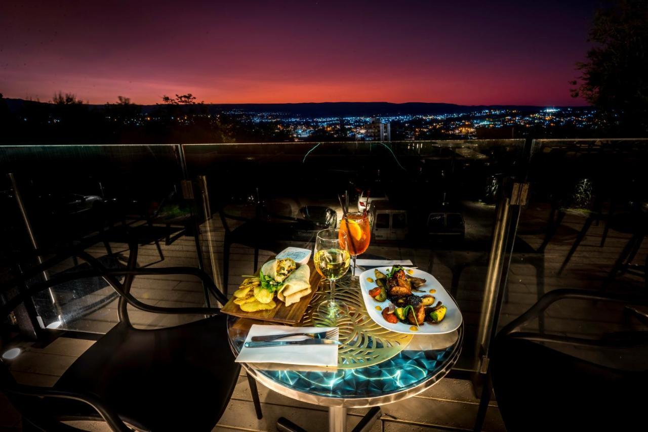 Pinares Panorama Suites, Spa & Convention Center Вила Карлос Пас Екстериор снимка
