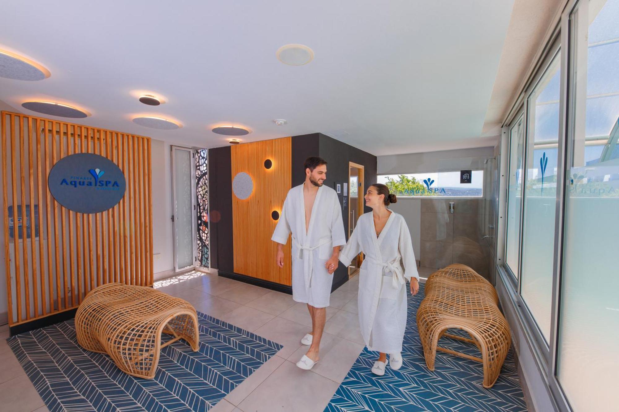 Pinares Panorama Suites, Spa & Convention Center Вила Карлос Пас Екстериор снимка