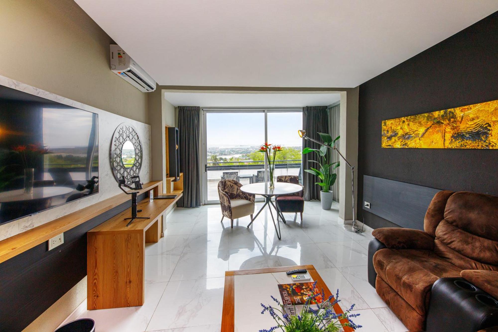 Pinares Panorama Suites, Spa & Convention Center Вила Карлос Пас Екстериор снимка